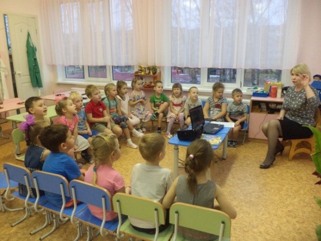 В  группе  №9   Елена Георгиевна Казаринова провела занятие с использованием ИКТ по речевому развитию, где дети совершили путешествие в мир звуков.  